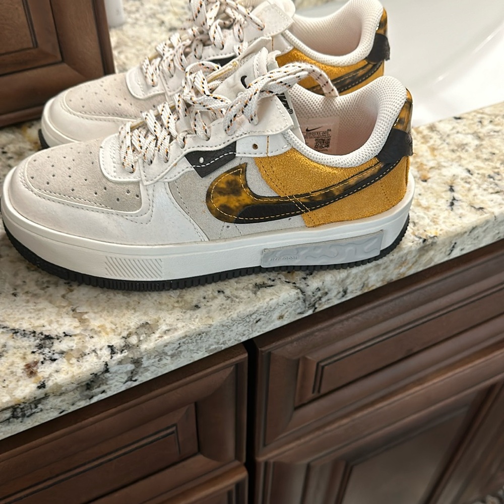 WOMEN'S Nike Air Force 1 FONTANKA Cheetah SNEAKERS Size 5.5